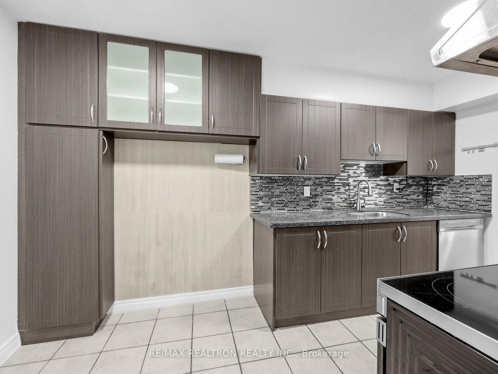 180 Markham Road, Unit 501 - Photo 16