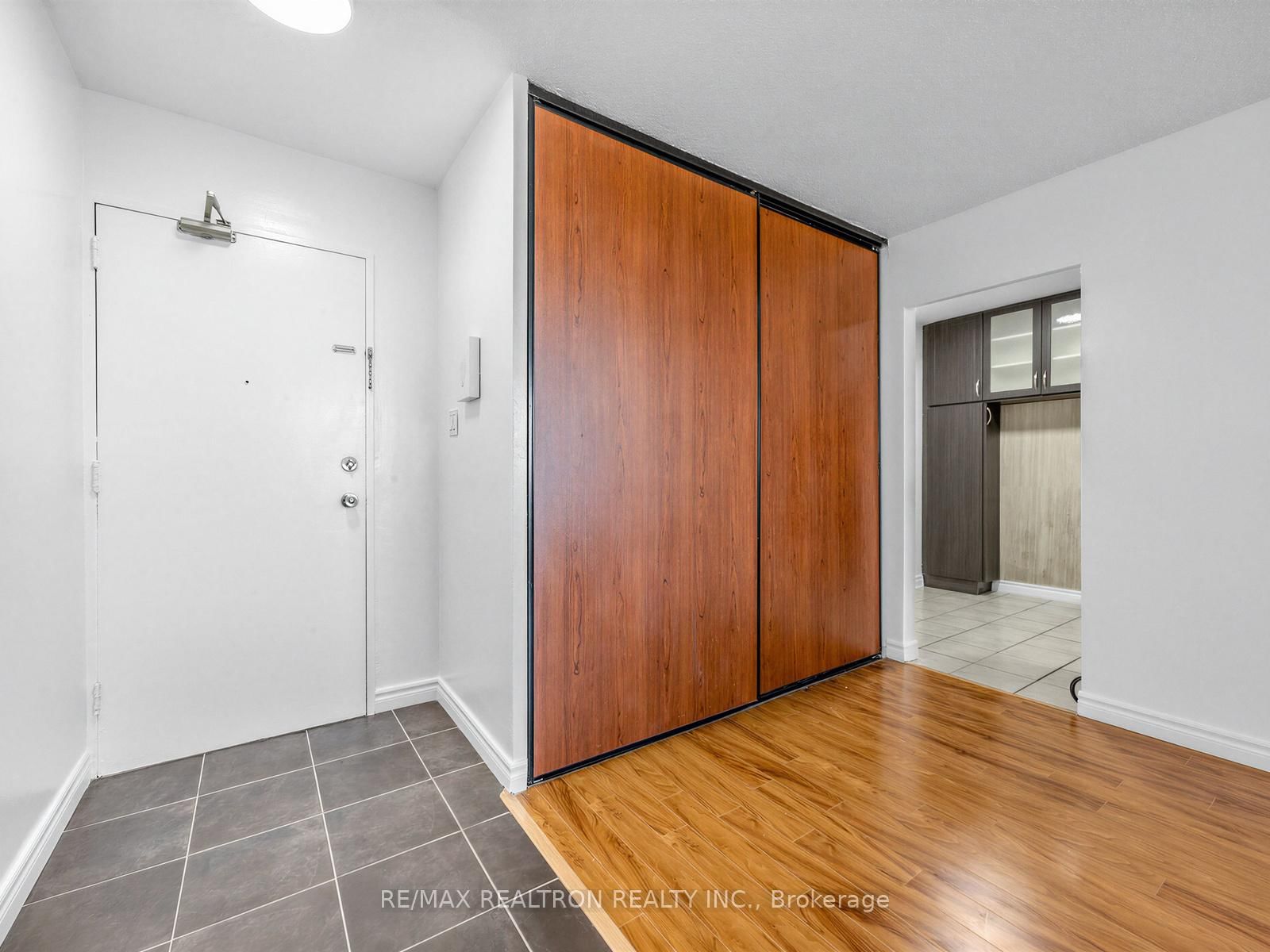 180 Markham Road, Unit 501 - Photo 5