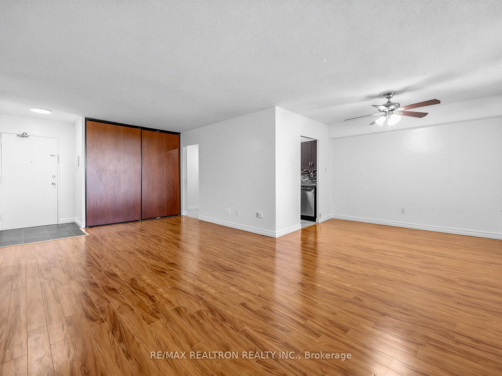 180 Markham Road, Unit 501 - Photo 8
