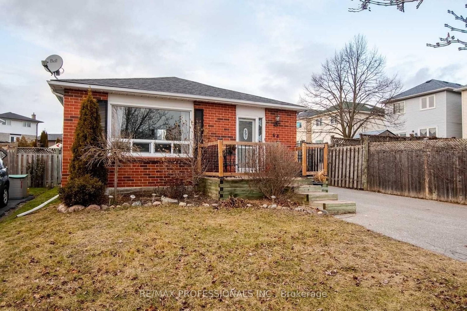 Detached House for sale at 68 Overbank Drive, Oshawa, Ontario, L1J 7Y8 - McLaughlin - MLS: E13122558