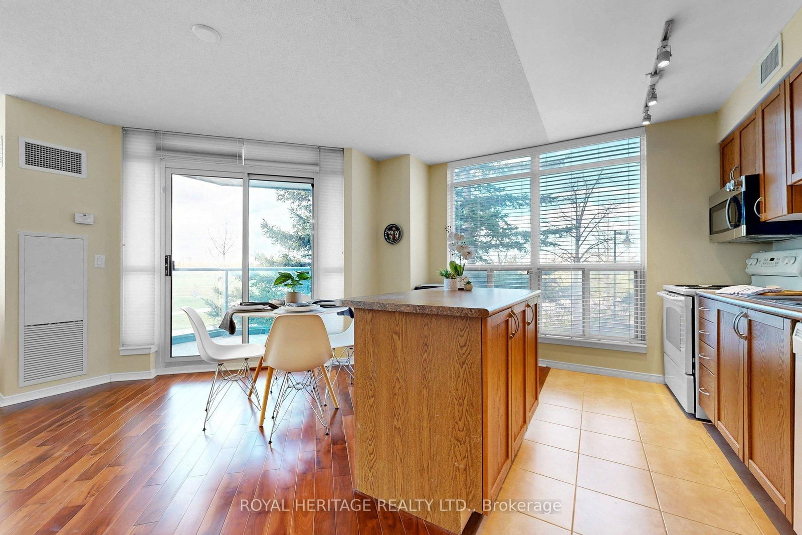 340 Watson Street W, Unit 112 - Photo 10