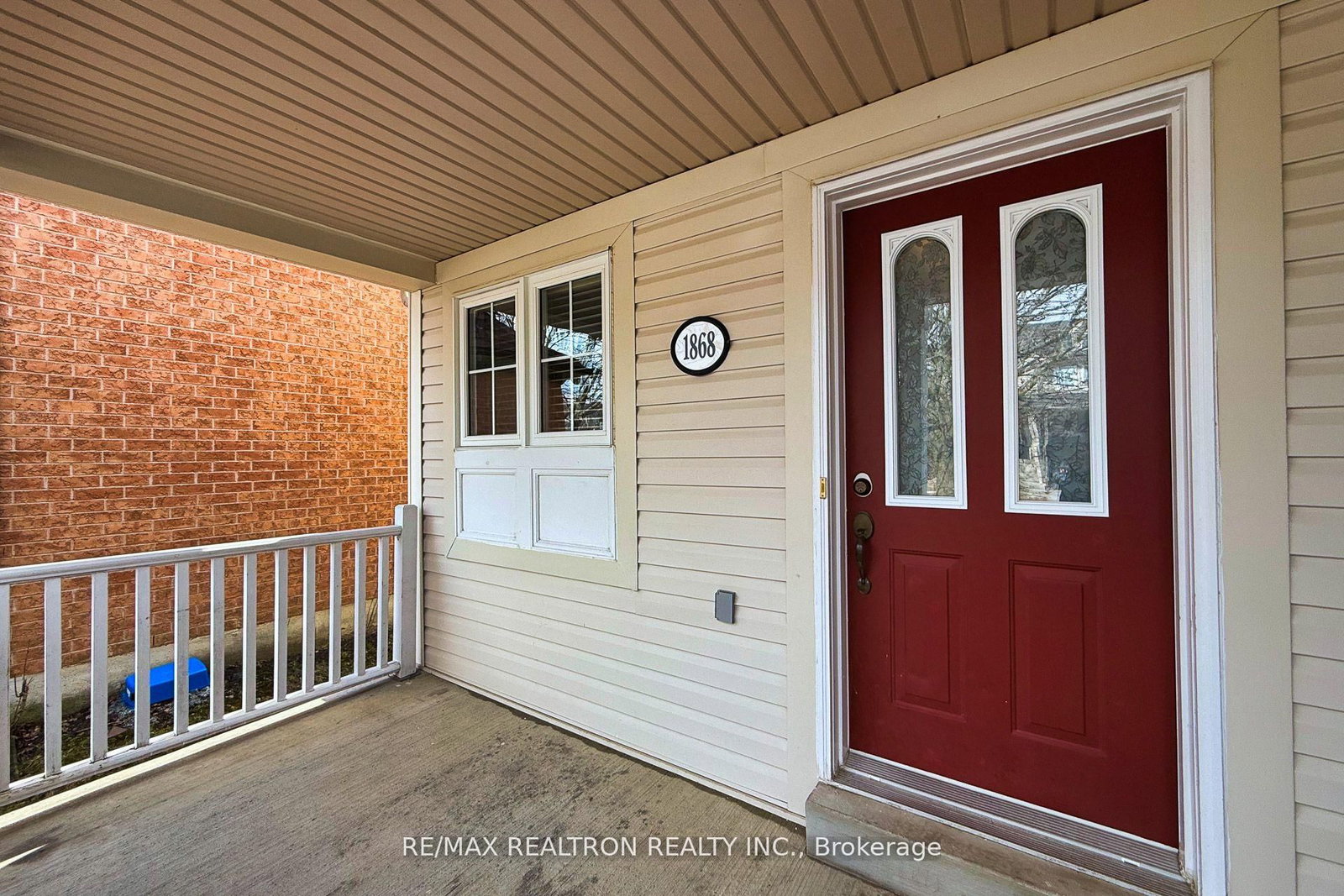 Listing Image 5