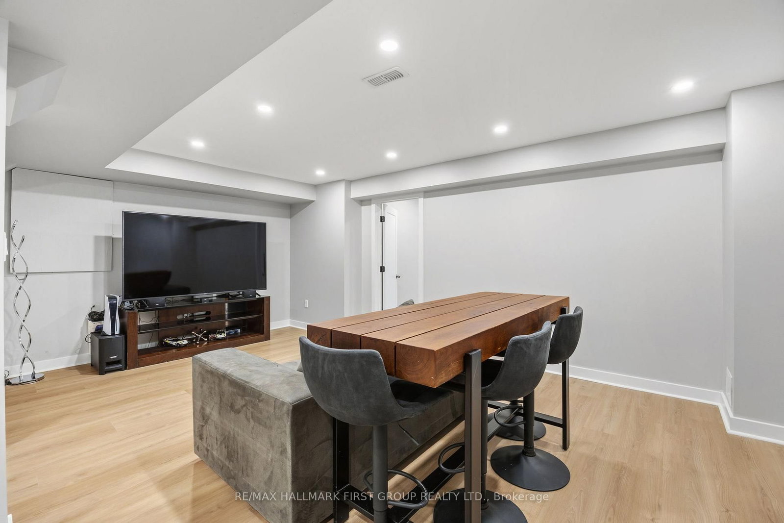 Semi-Detached House sold at 162 Leney Street, Ajax, Ontario, L1Z 0T6 - South East - MLS: E13123744