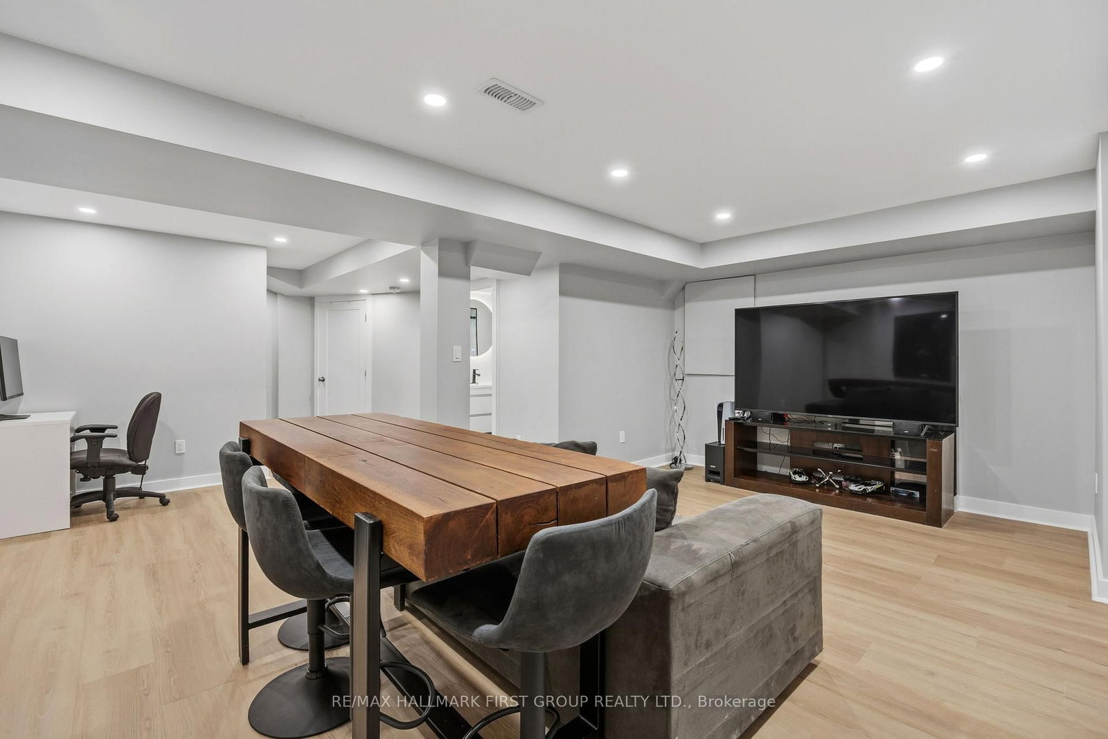 Semi-Detached House sold at 162 Leney Street, Ajax, Ontario, L1Z 0T6 - South East - MLS: E13123744
