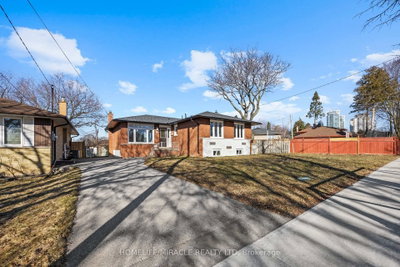 5-bed Detached House · 46 Flintwick Dr