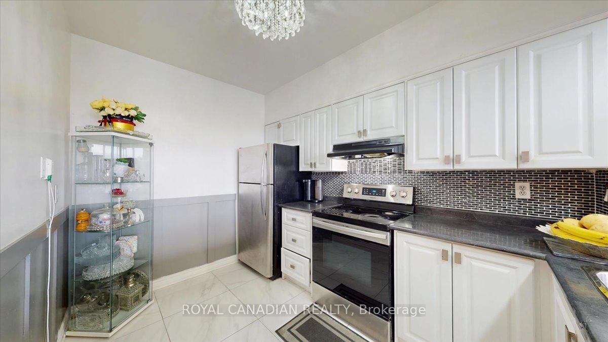 1011-410 Mclevin Avenue, Toronto, ON, photo 5