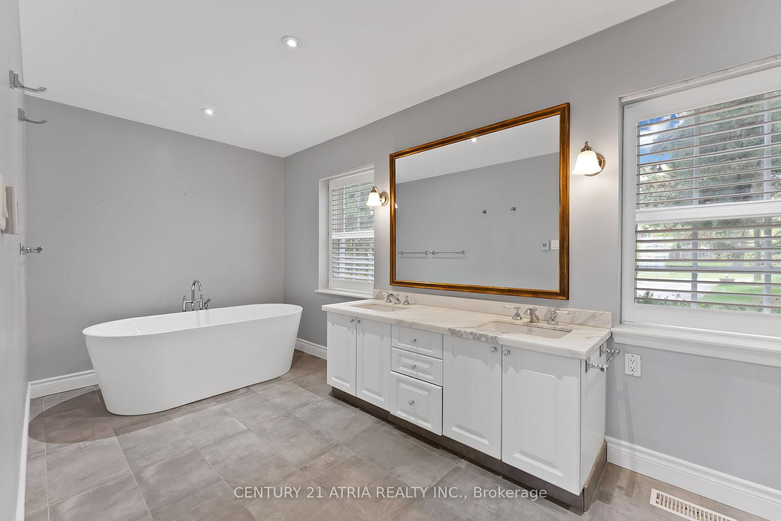 5 Hill Crescent • Toronto, ON photo 16