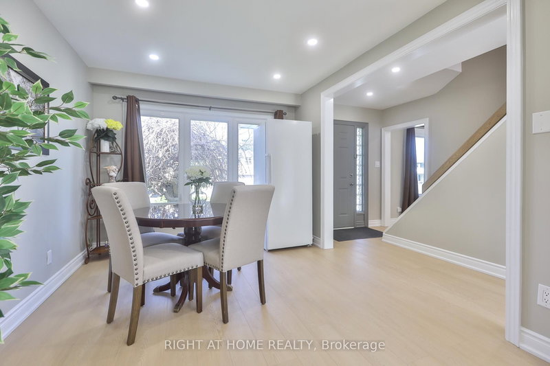 60 Aragon Ave, Toronto, M1T 1X9 | Image 3