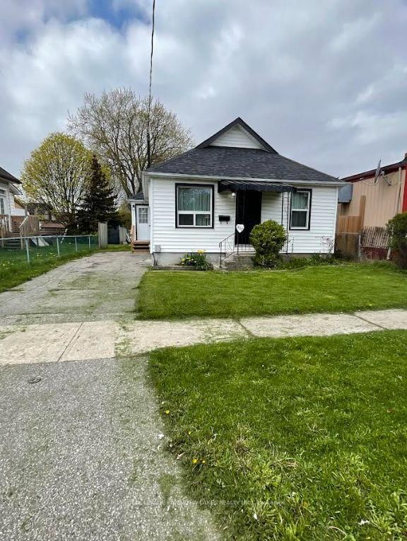 350 Oshawa Boulevard S • Oshawa, ON photo 2
