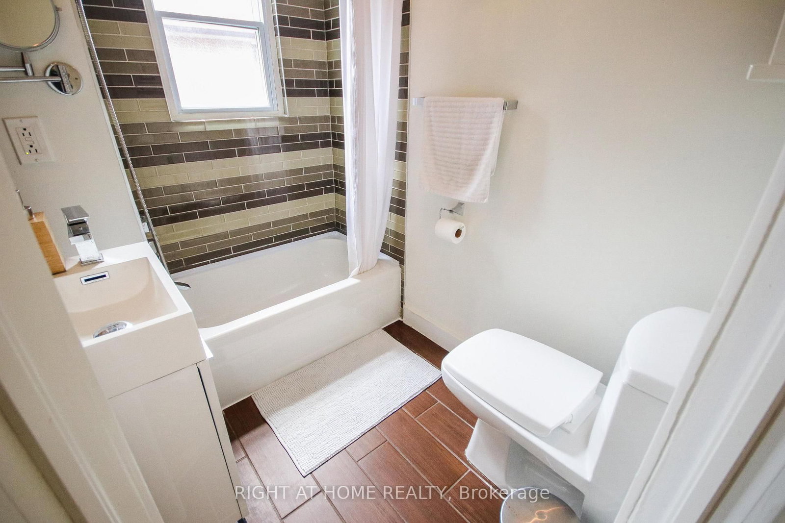 44 Rhodes Avenue • Toronto, ON photo 23