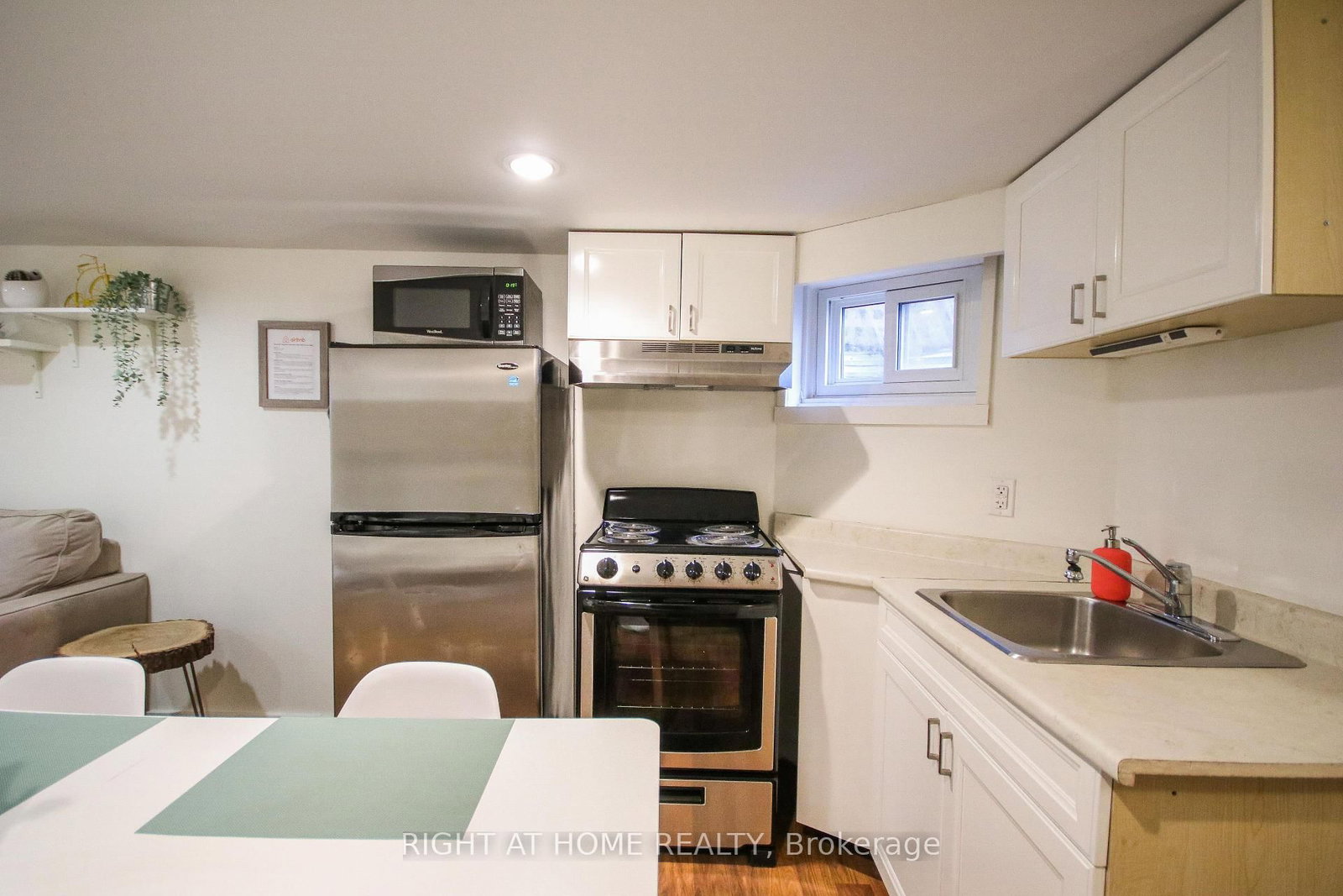 44 Rhodes Avenue • Toronto, ON photo 25