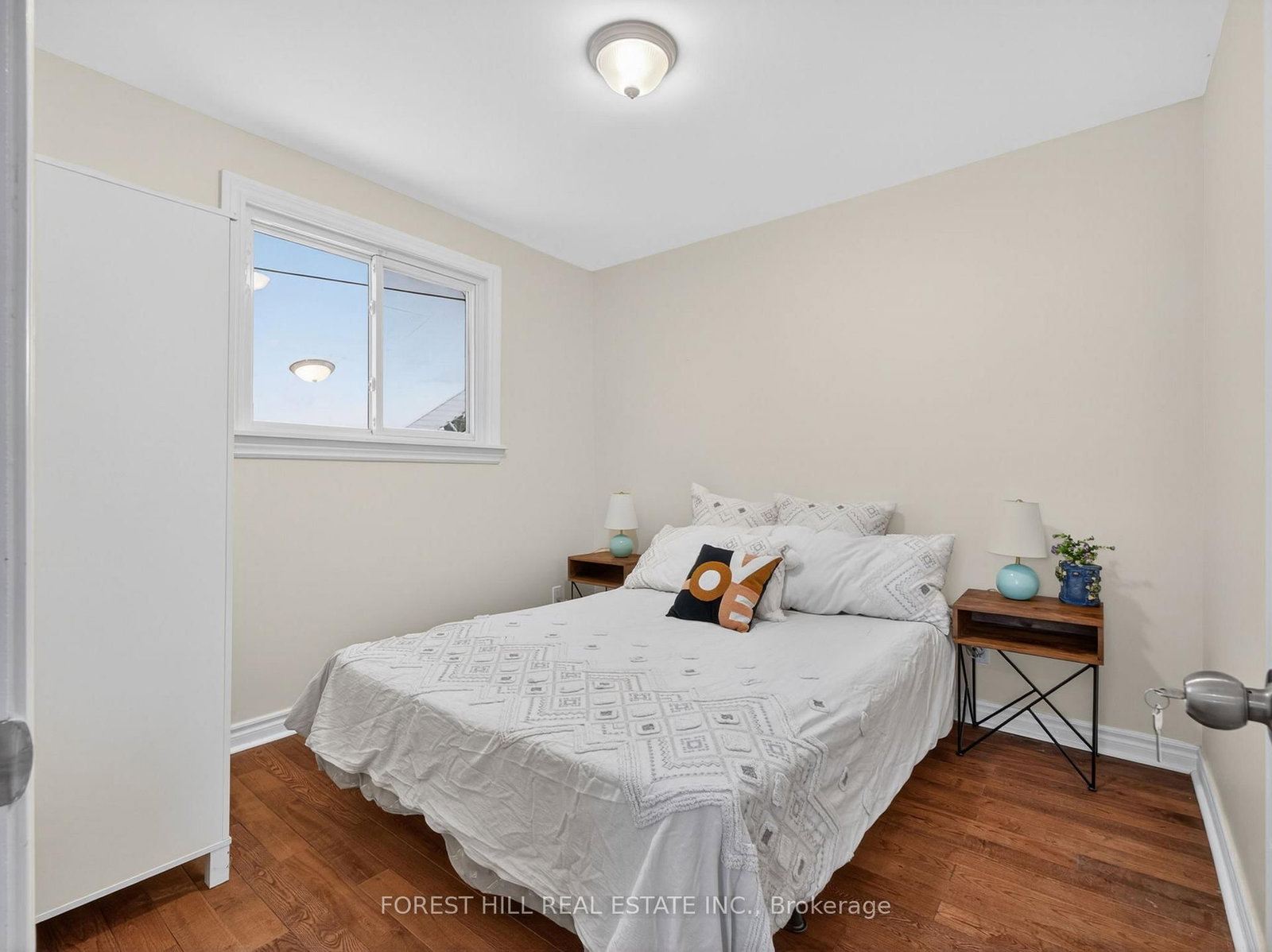 351 Woodfield Road • Toronto, ON photo 17