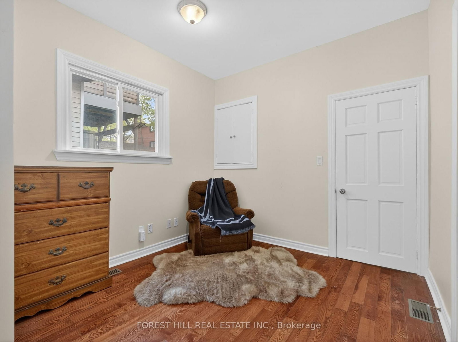 351 Woodfield Road • Toronto, ON photo 19