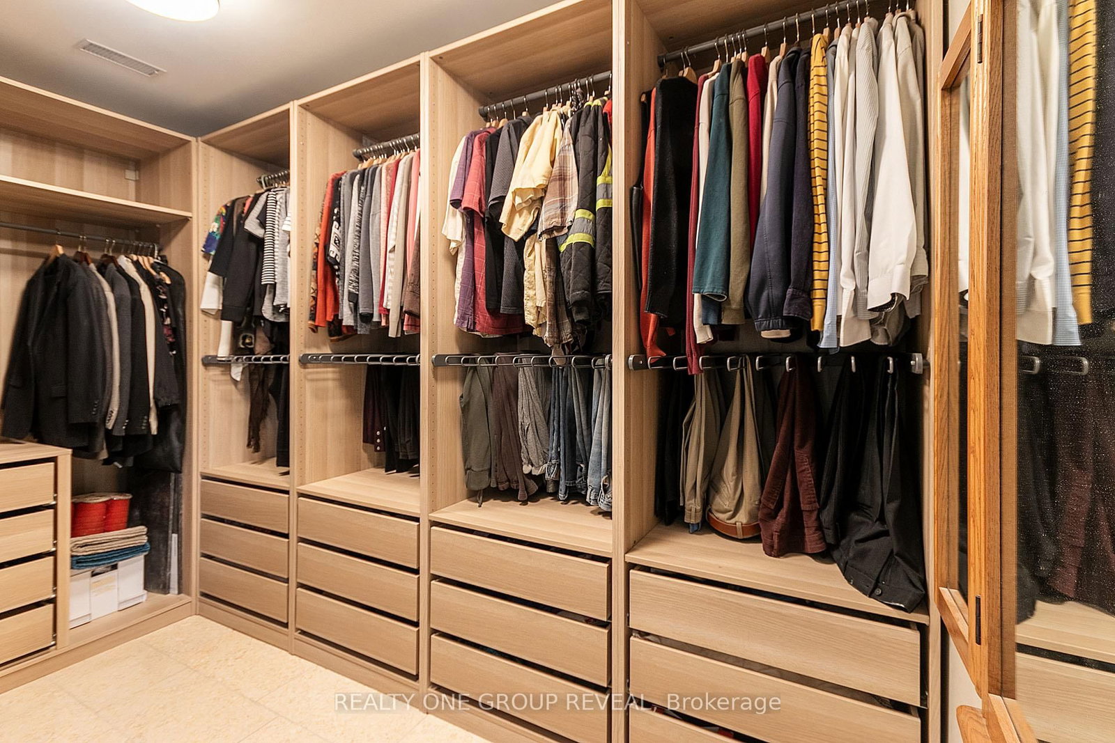 20 Gradwell Drive • Toronto, ON photo 14