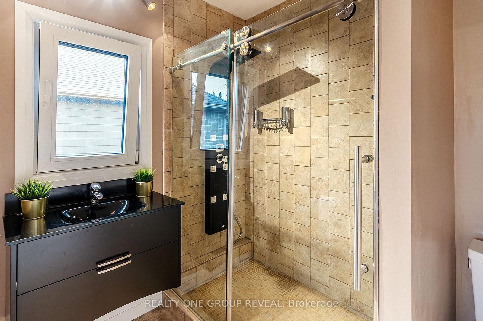 20 Gradwell Drive • Toronto, ON photo 16