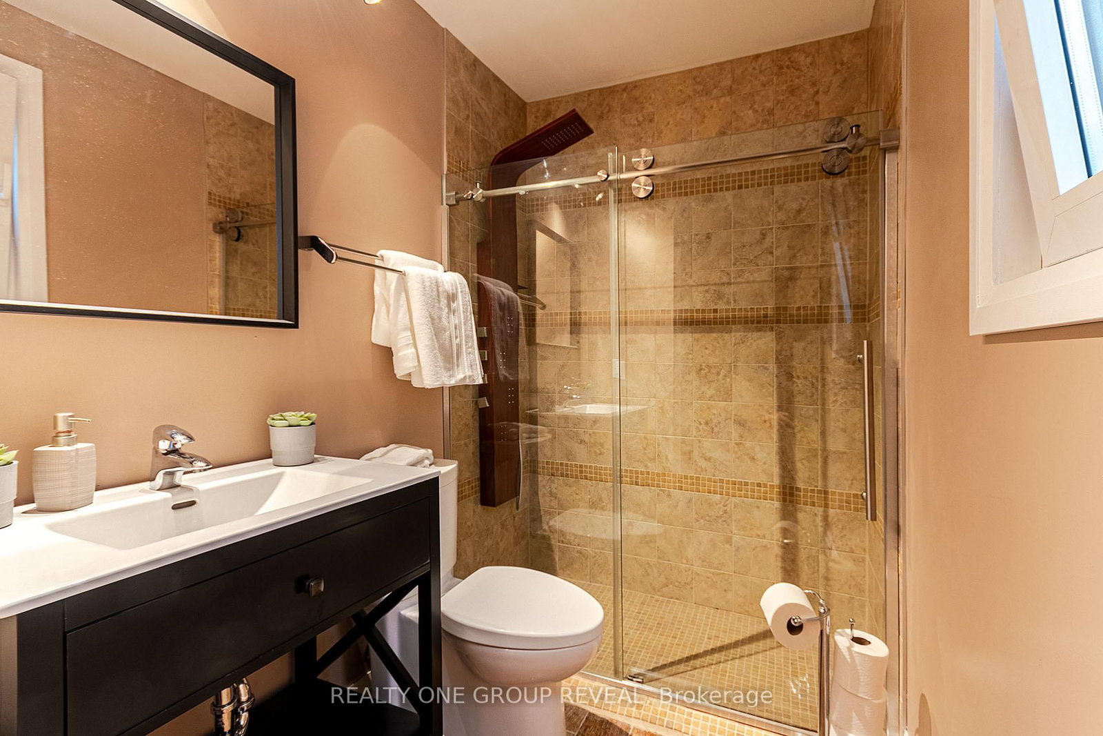 20 Gradwell Drive • Toronto, ON photo 18