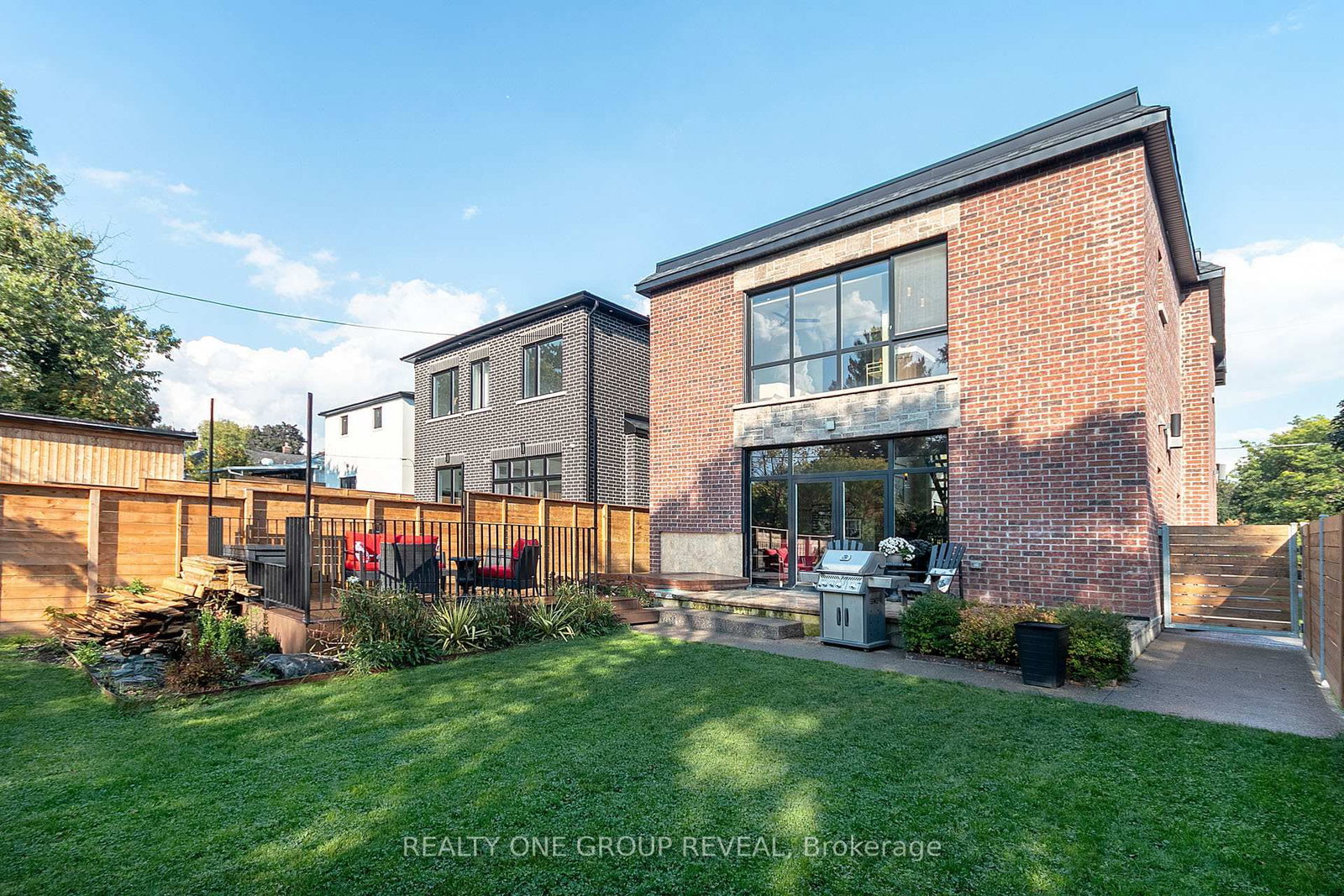 20 Gradwell Drive • Toronto, ON photo 22
