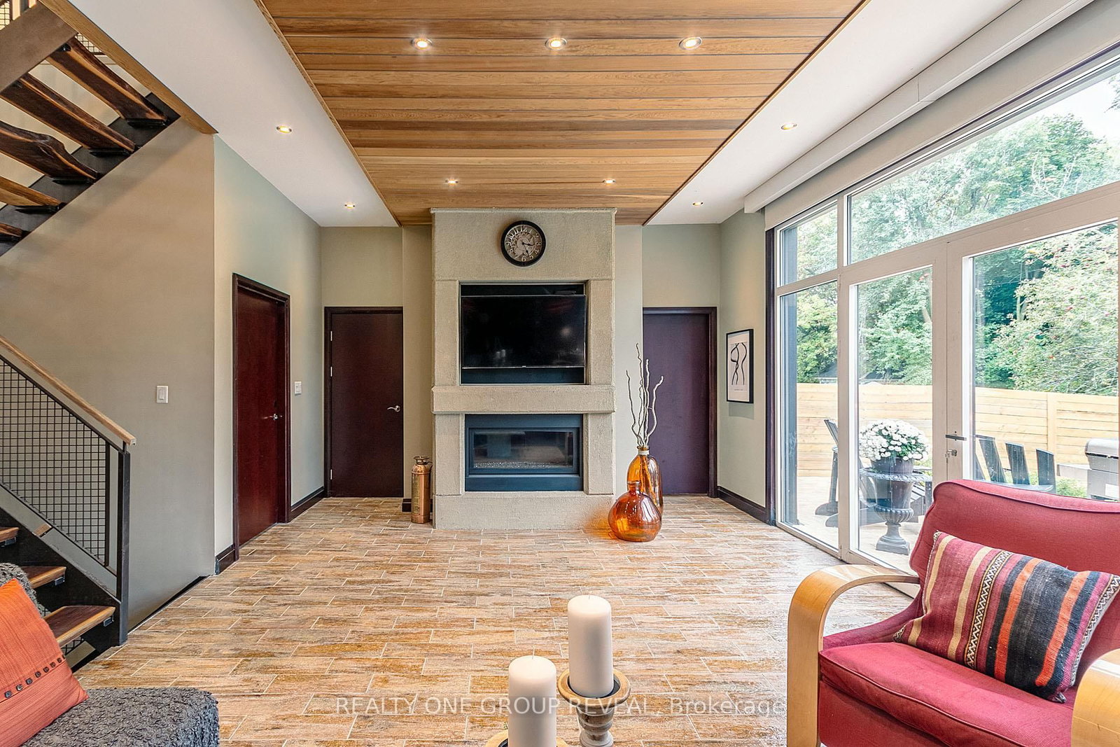 20 Gradwell Drive • Toronto, ON photo 8