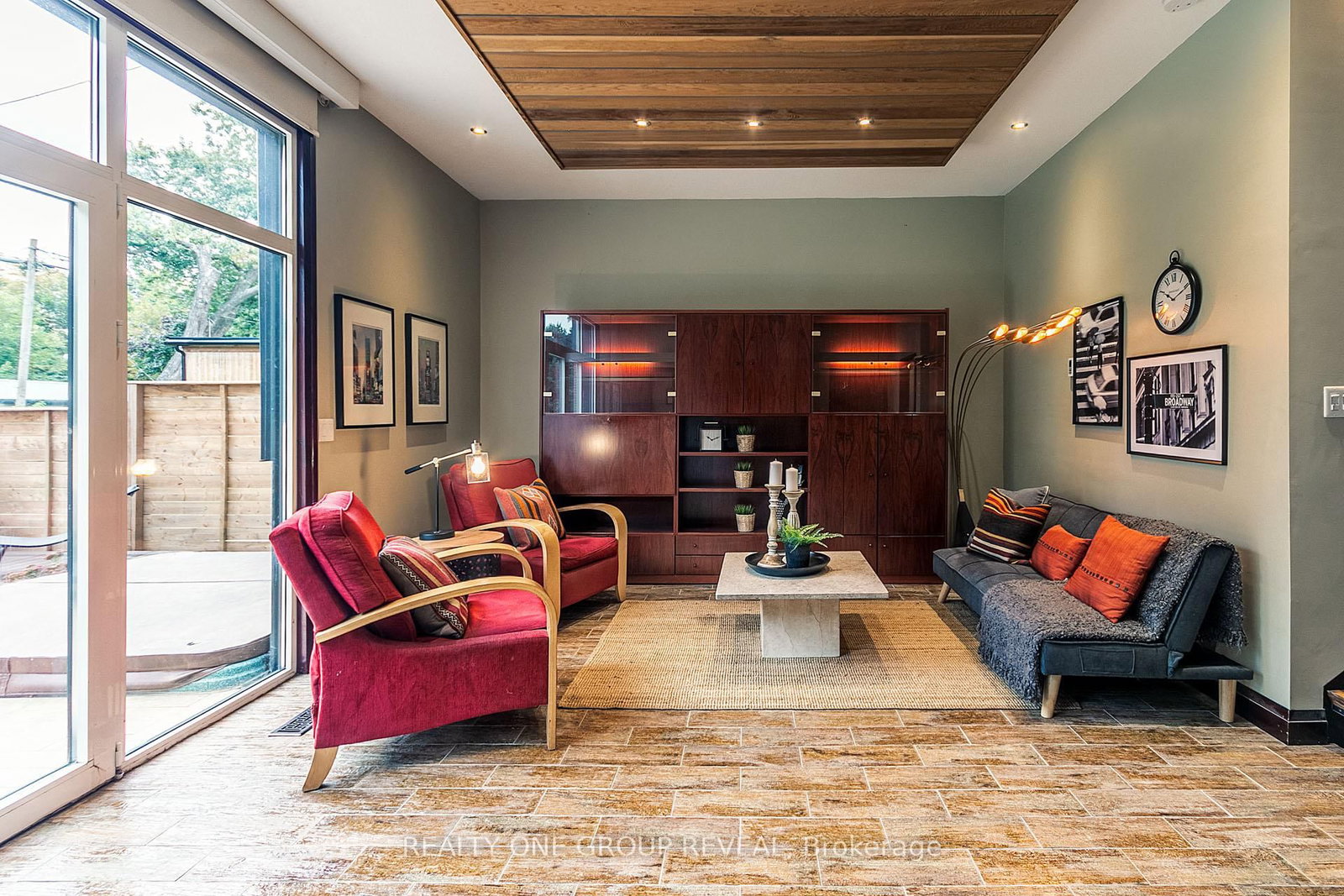 20 Gradwell Drive • Toronto, ON photo 9