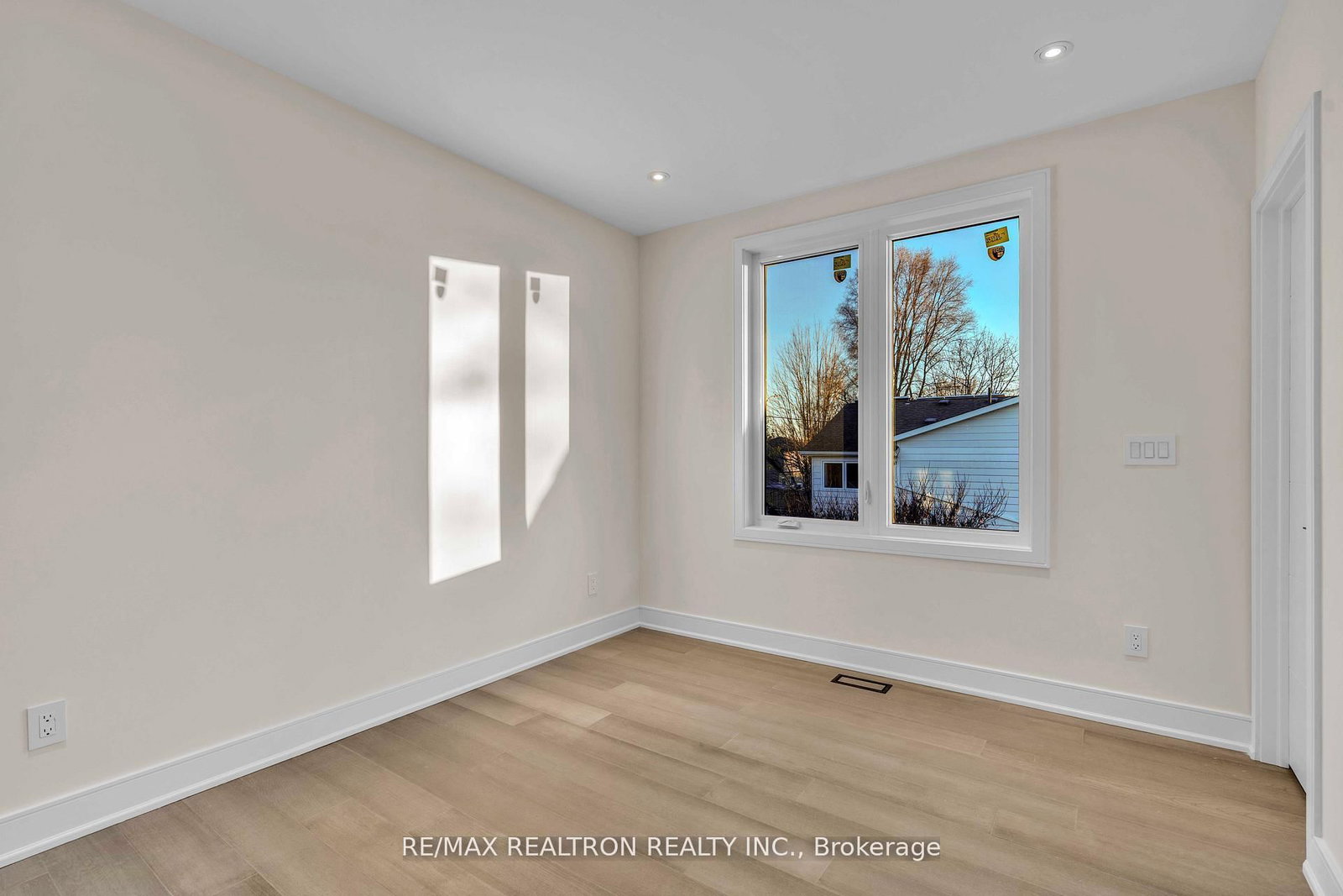19 Topham Road • Toronto, ON photo 27