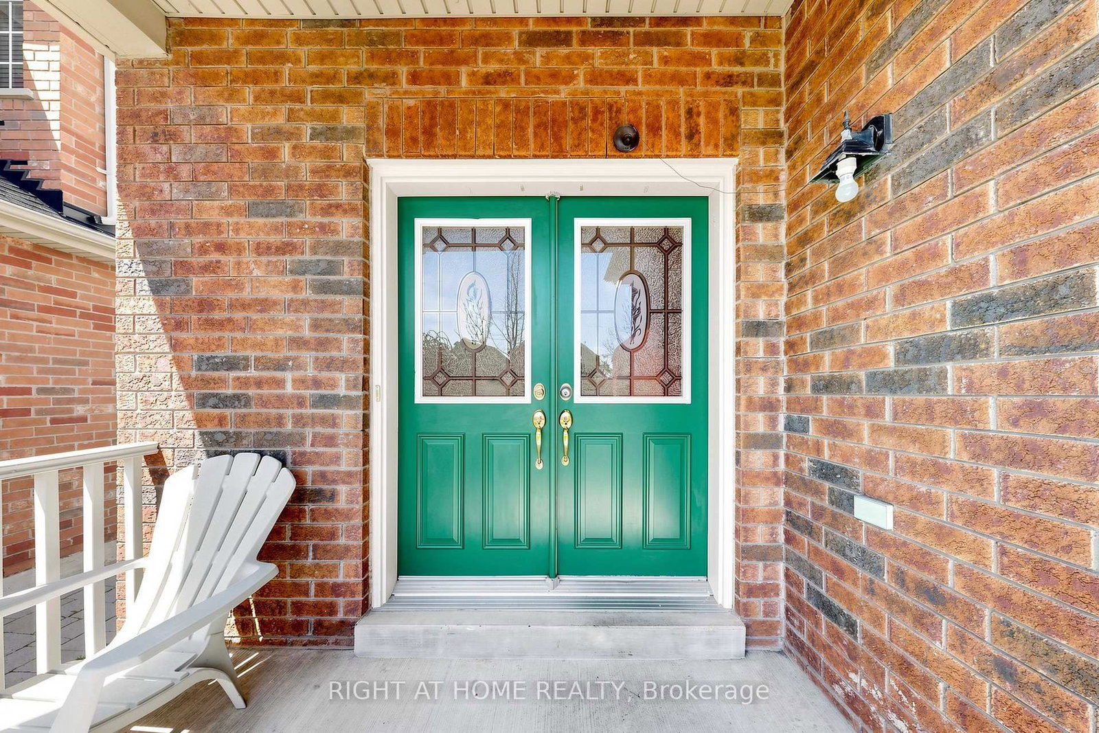 648 Blackwood Boulevard • Oshawa, ON photo 4