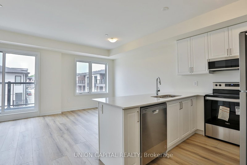 home for lease on 330-1695 Dersan Street