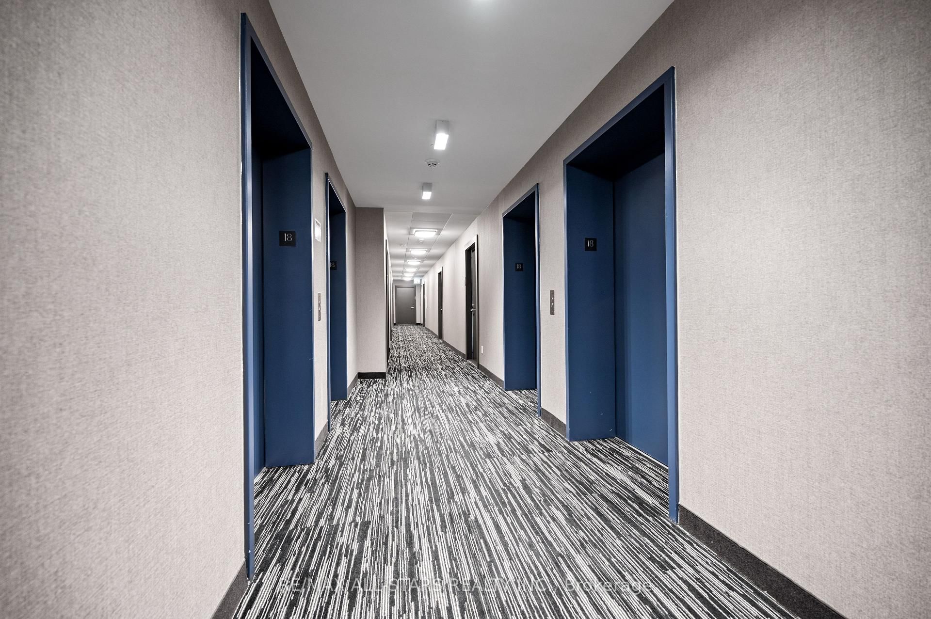 286 Main Street, Unit 1811