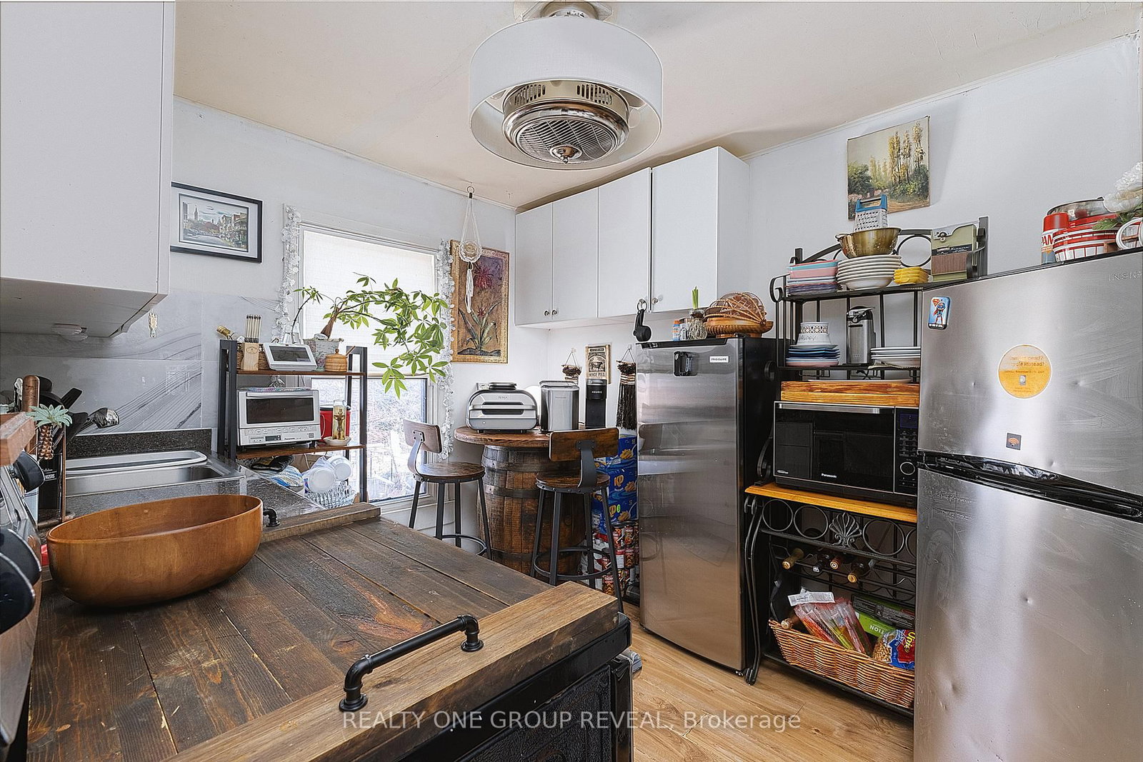 275 Jarvis Street • Oshawa, ON photo 2