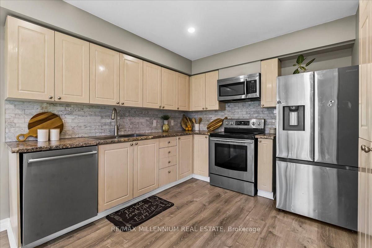 214 Graburn Avenue • Oshawa, ON photo 6