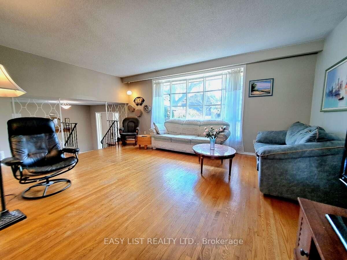 1035 Oshawa Boulevard N • Oshawa, ON photo 5