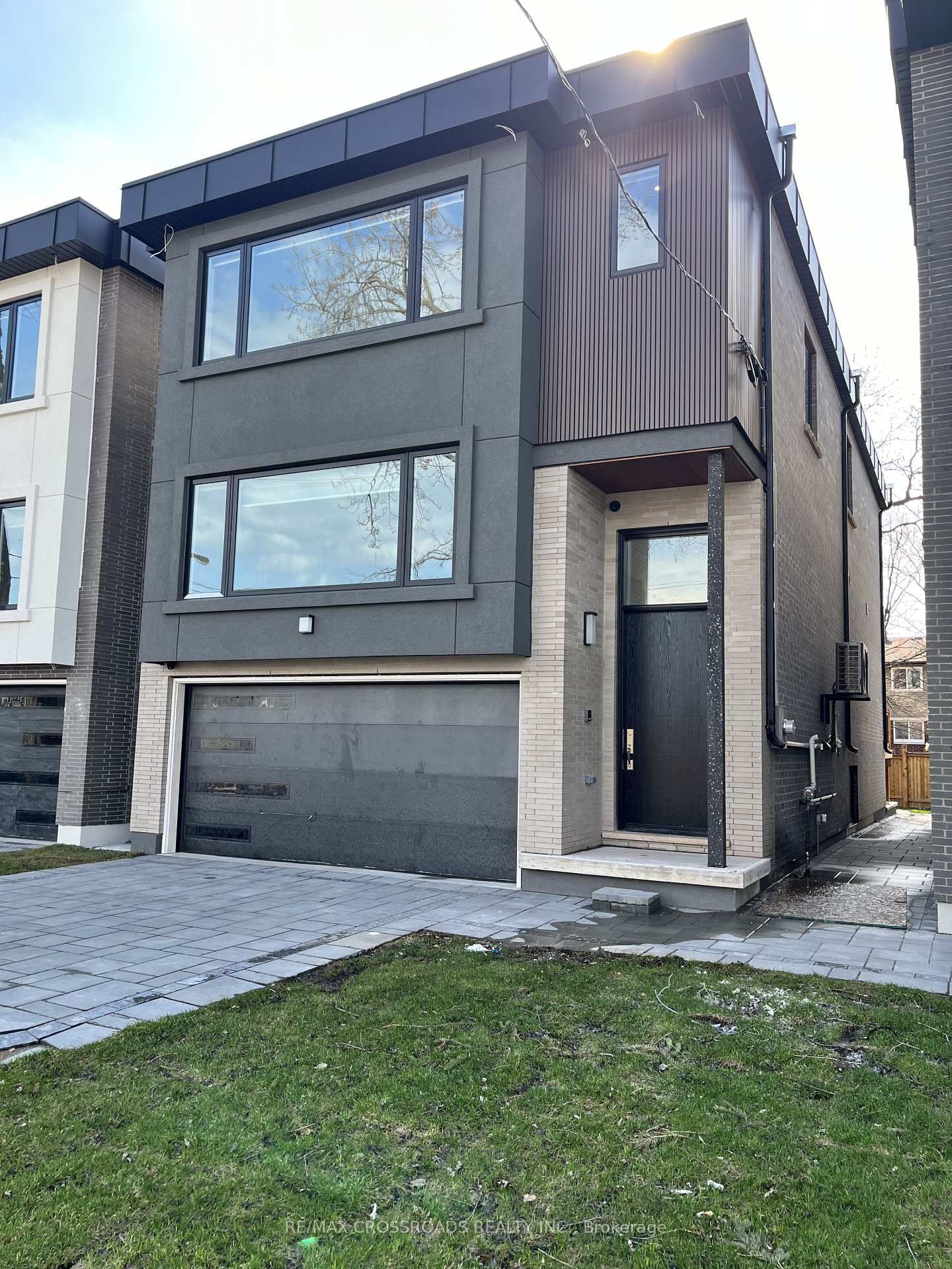 790 B Midland Avenue, Toronto, ON