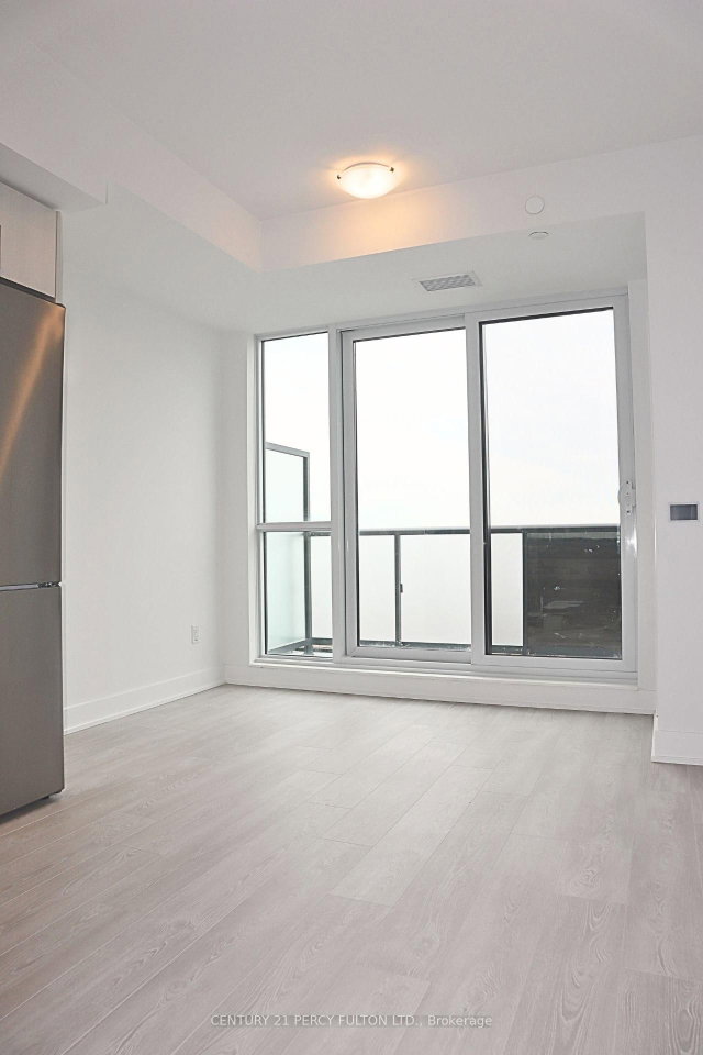 PH21 - 2545 Simcoe Street N