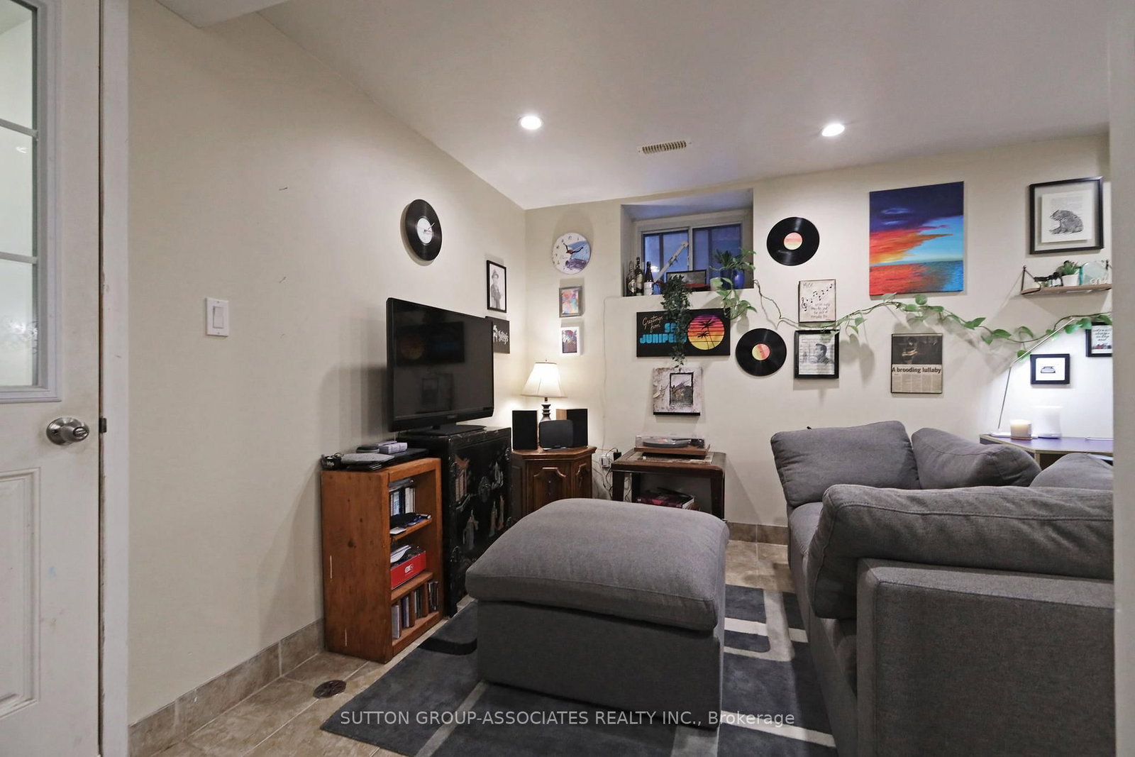 20 Ashdale Avenue • Toronto, ON photo 31