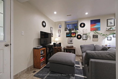 20 Ashdale Avenue • Toronto, ON