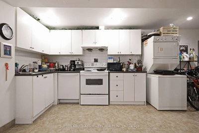 20 Ashdale Avenue • Toronto, ON
