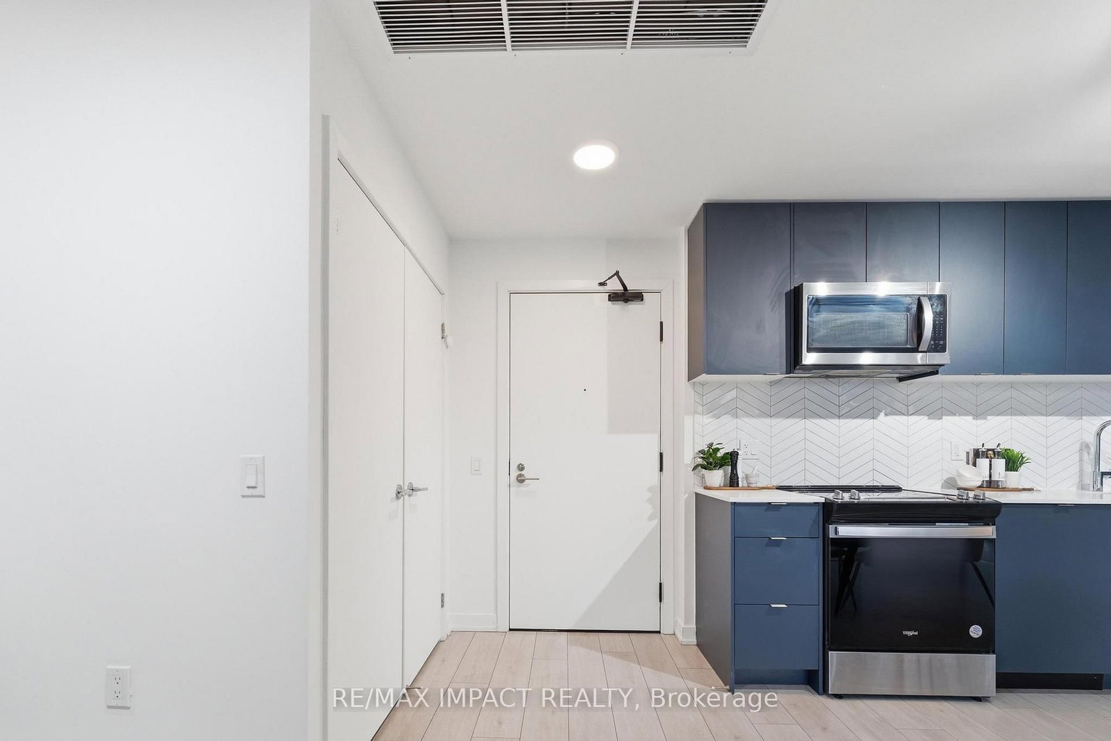 1614 Charles Street, Unit 522 - Photo 16