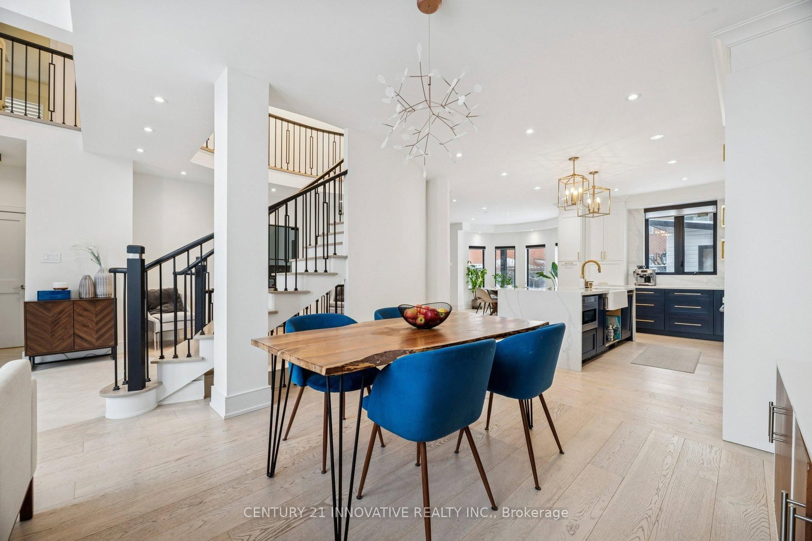6 Devonridge Crescent • Toronto, ON photo 10