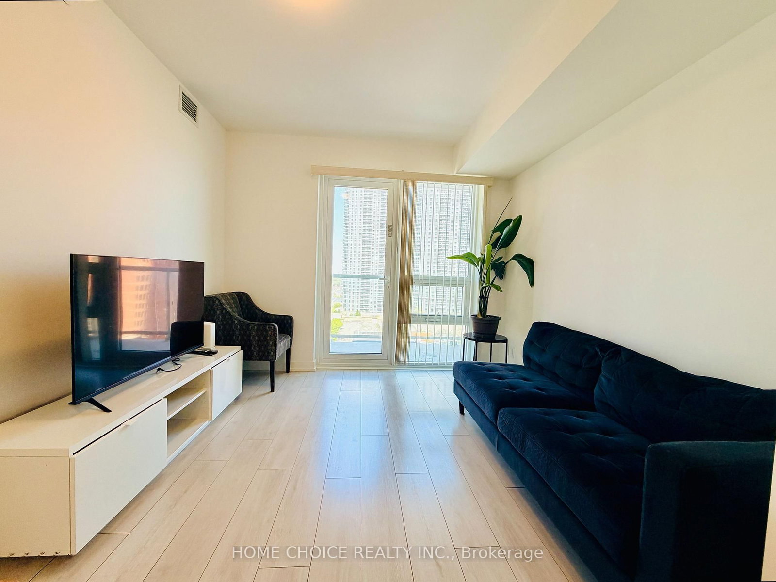 2033 Kennedy Road, Unit 1106 - Photo 11