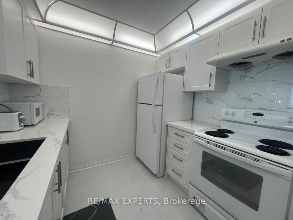 88 Corporate Drive, Unit 819 - Photo 6