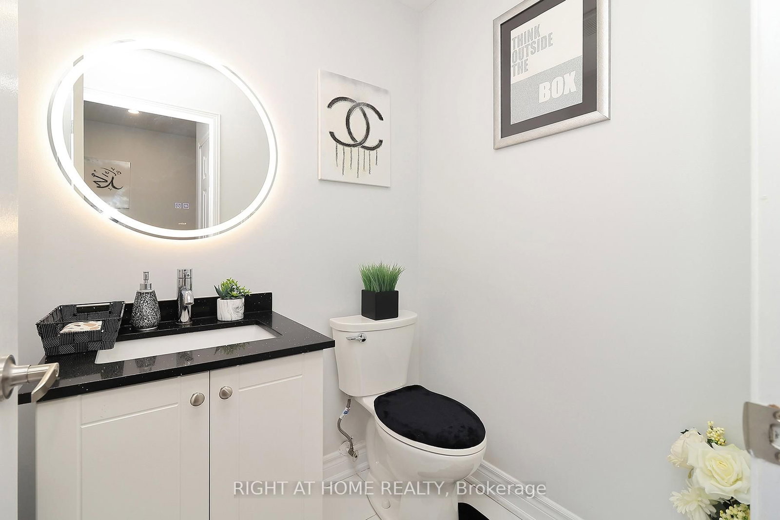 27 Foundry Lane • Whitby, ON photo 14