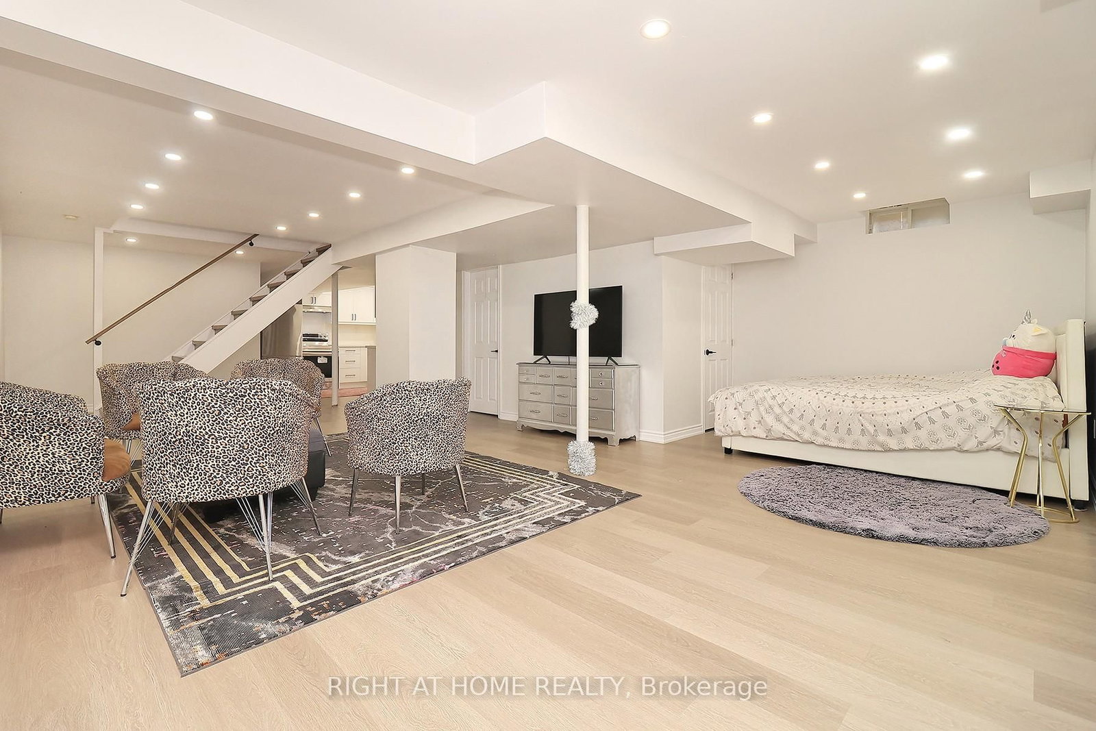 27 Foundry Lane • Whitby, ON photo 25