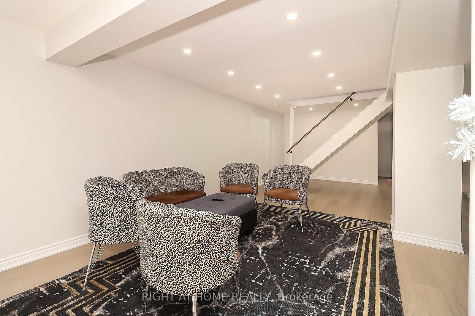 27 Foundry Lane • Whitby, ON photo 27