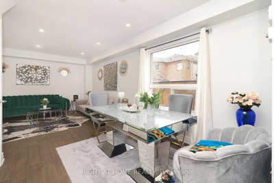 27 Foundry Lane • Whitby, ON photo 6