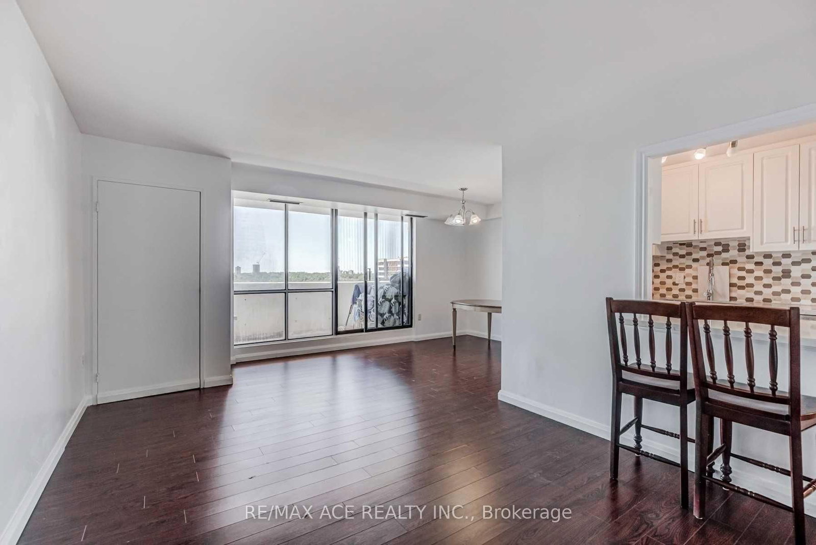 10 Stonehill Court, Unit 1210 - Photo 7