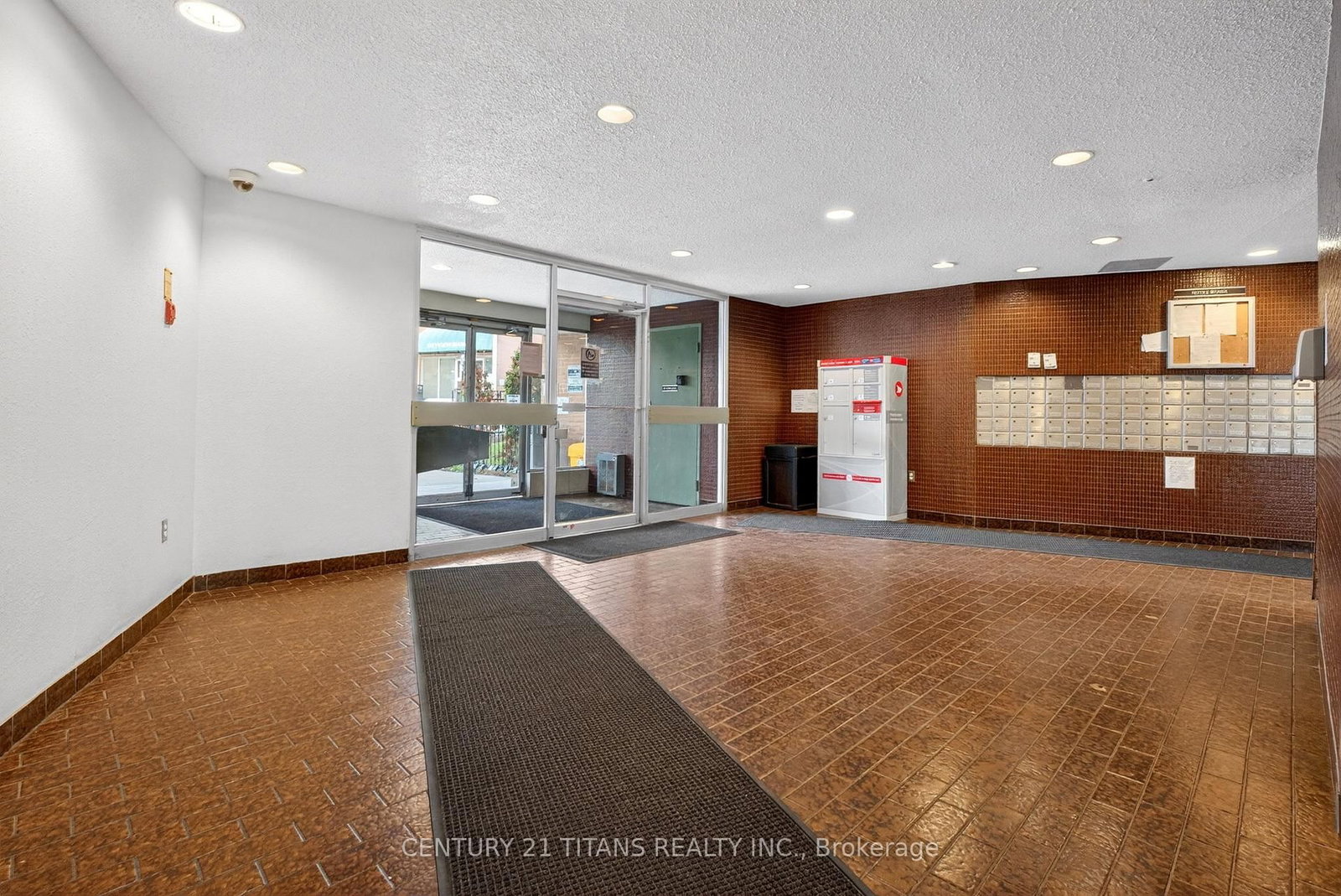 100 Mornelle Court, Unit 1018 - Photo 30