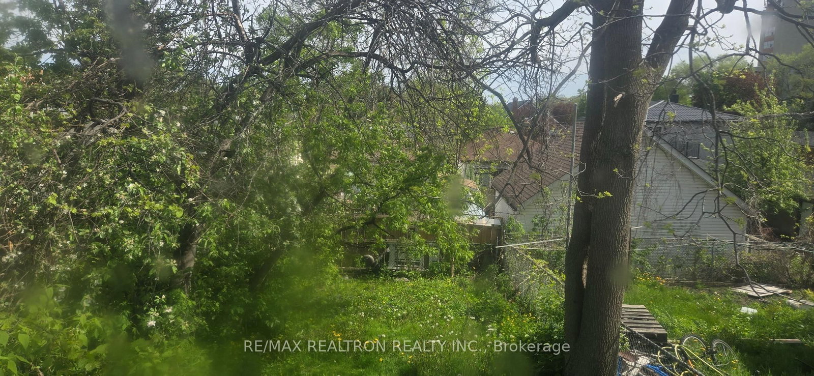 103 Denton Avenue • Toronto, ON photo 15