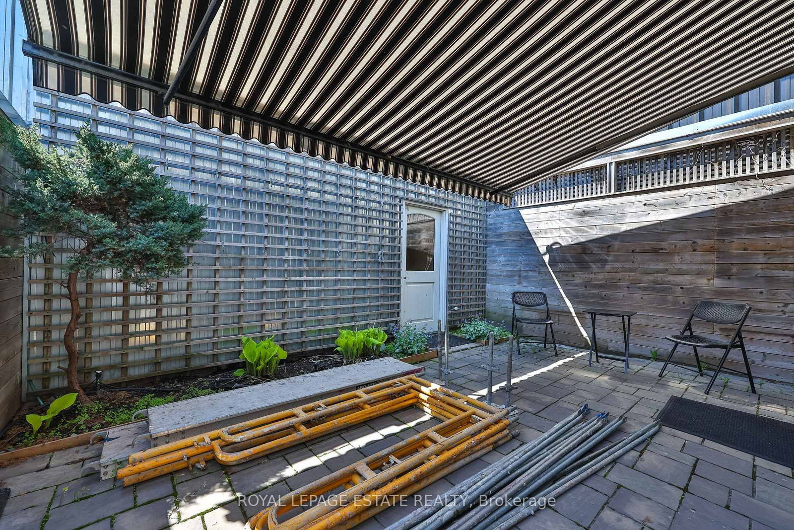 687 Queen Street E - Photo 12