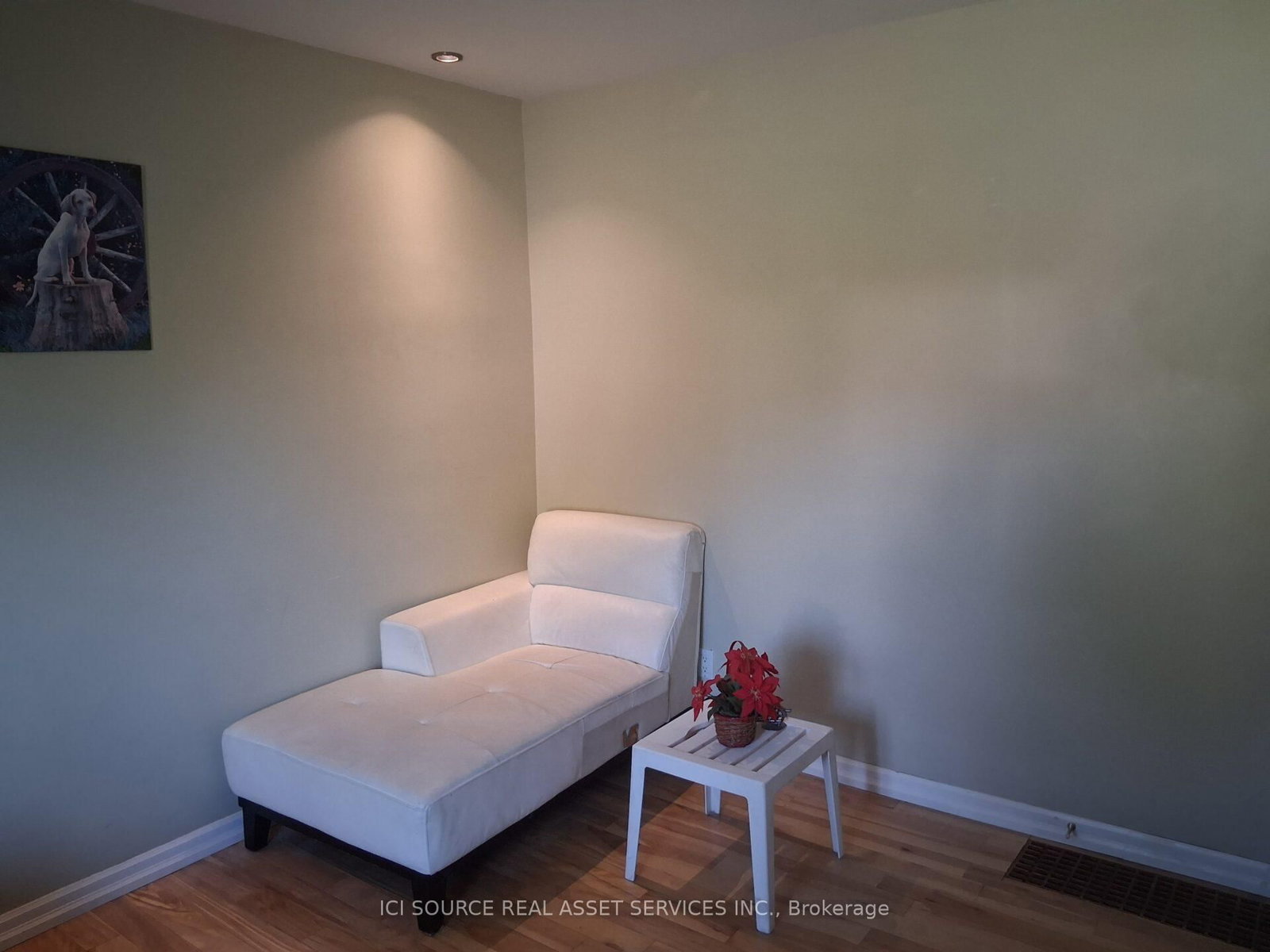11 Ellington Drive • Toronto, ON photo 12