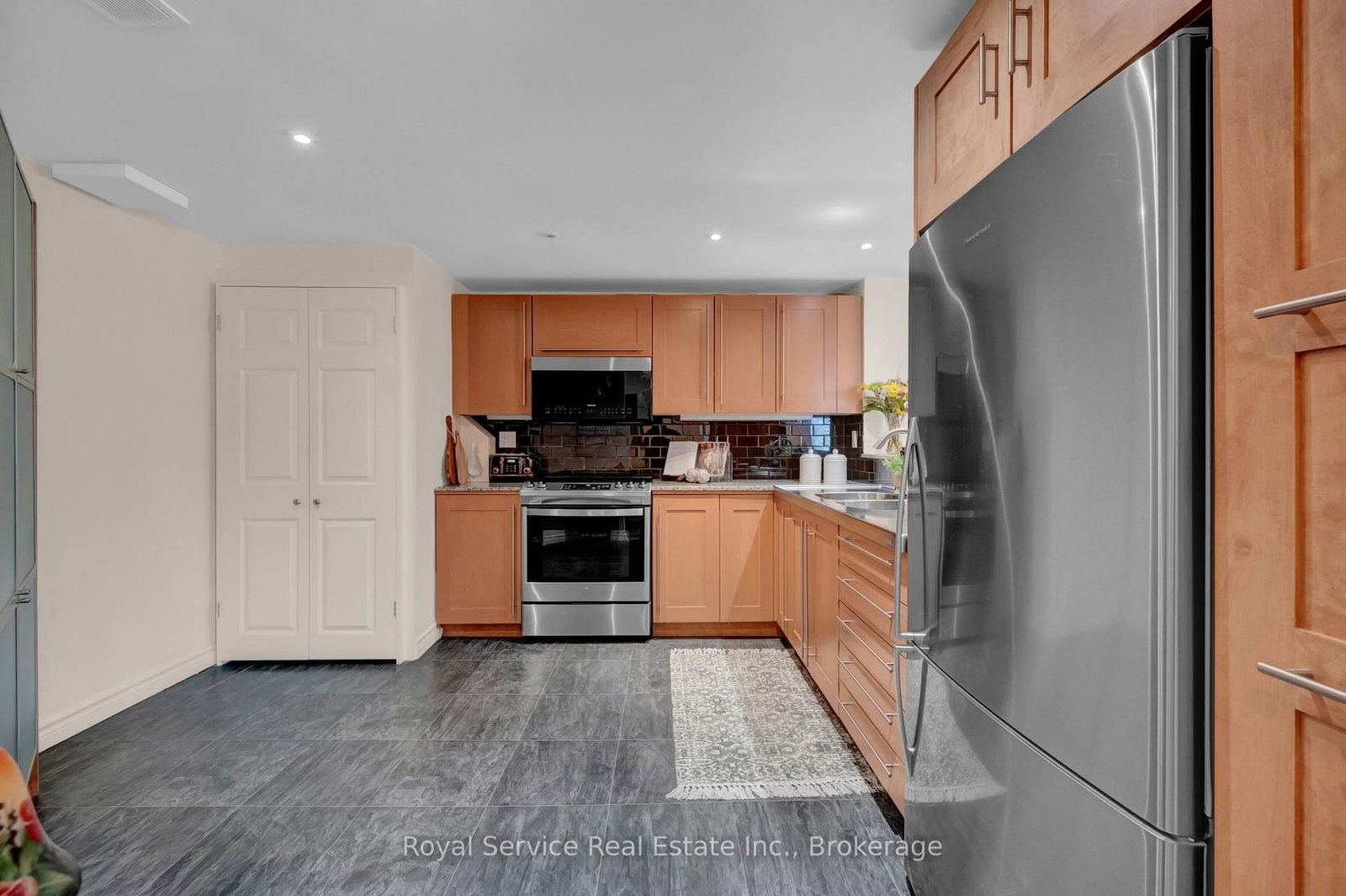 360 W Watson Street • #910 • Whitby, ON photo 7