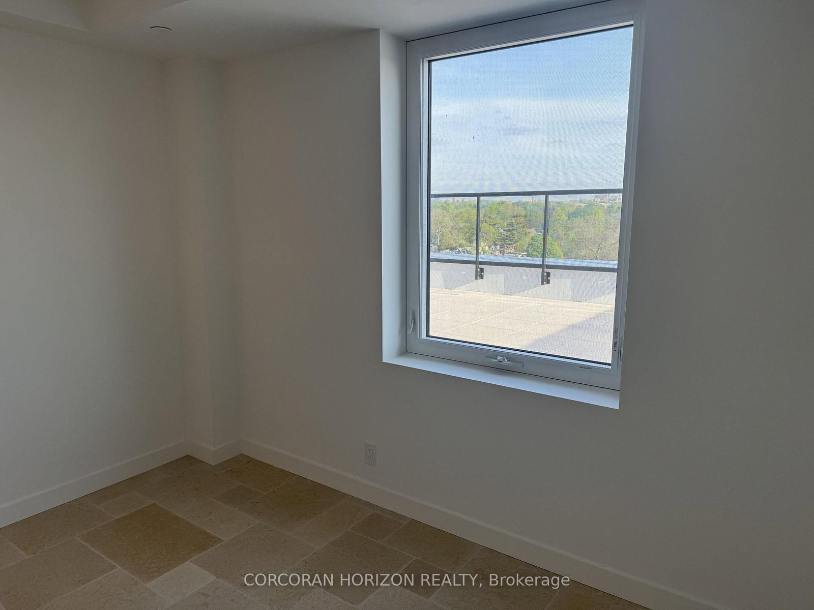 1050 Eastern Avenue • #819 • Toronto, ON photo 10